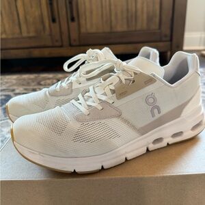 ON Cloudrift Running Sneakers, Women’s Size 9 in Undyed White Sand